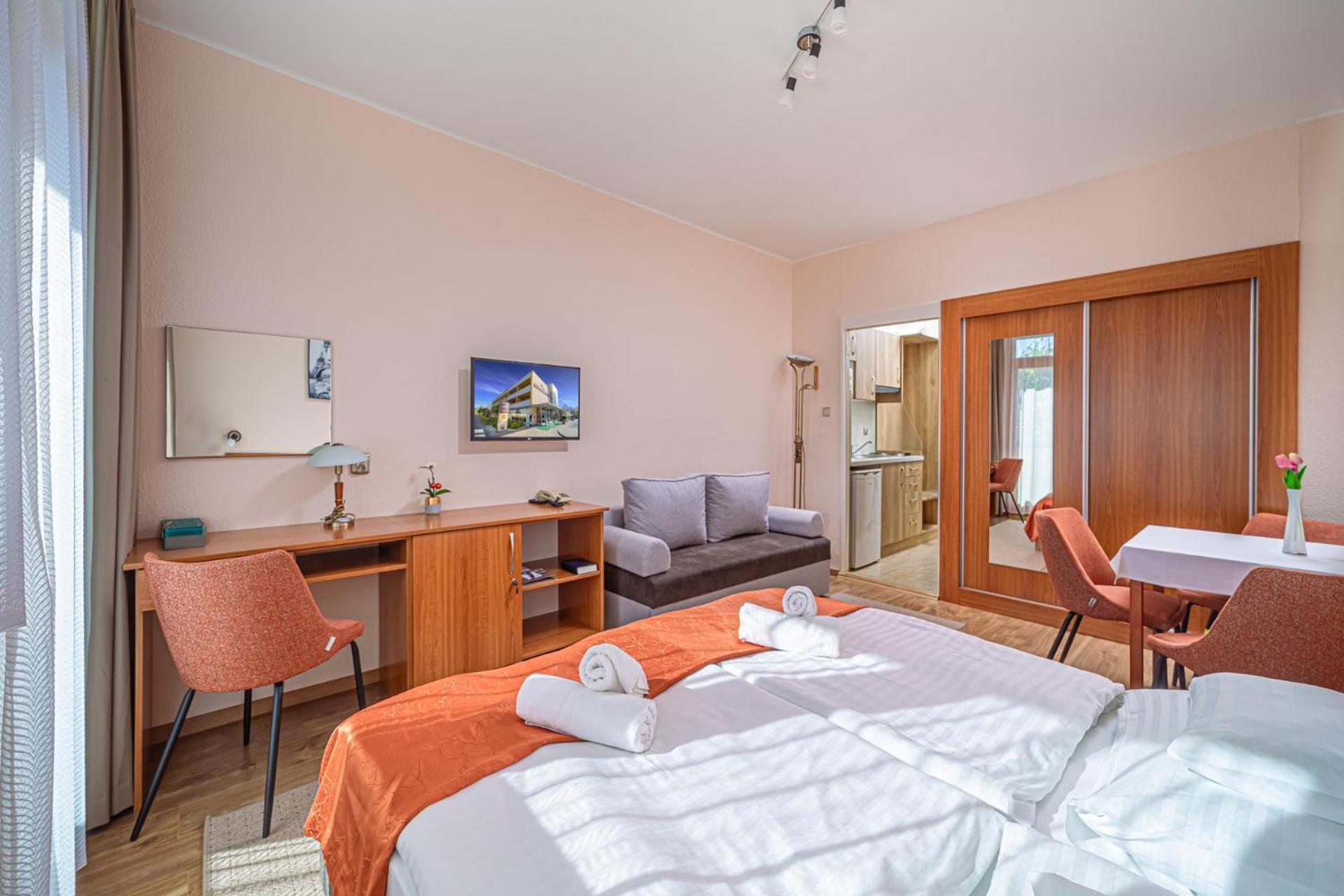 Apartman Hotel Bük Eksteriør billede