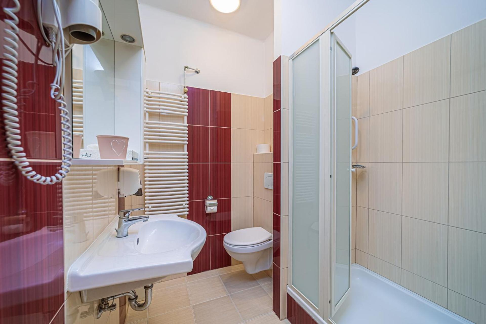 Apartman Hotel Bük Eksteriør billede