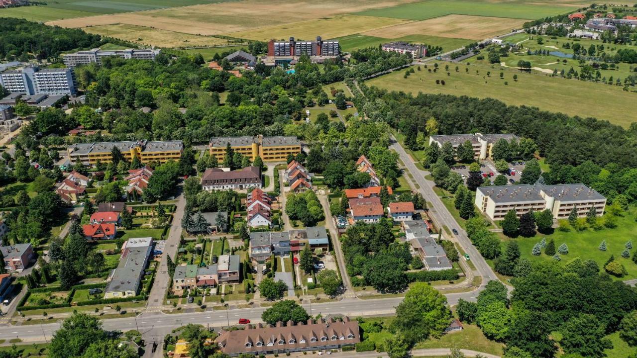 Apartman Hotel Bük Eksteriør billede